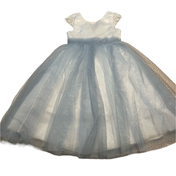 JJ’s House dusty blue and white flower girl dress. 2 dress’s, 2 sizes, worn once - Picture 3 of 6